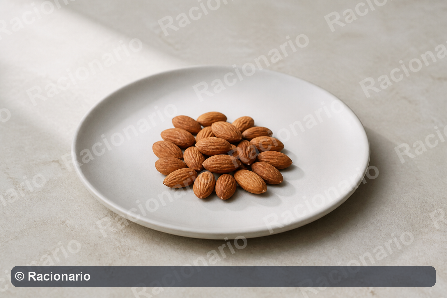 Ración de Almendras: Ración: dos cucharadas soperas, 30 g