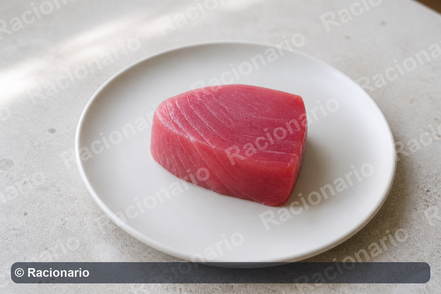 Ración de Atún fresco: Ración: filete del tamaño de la palma de la mano, 125 g