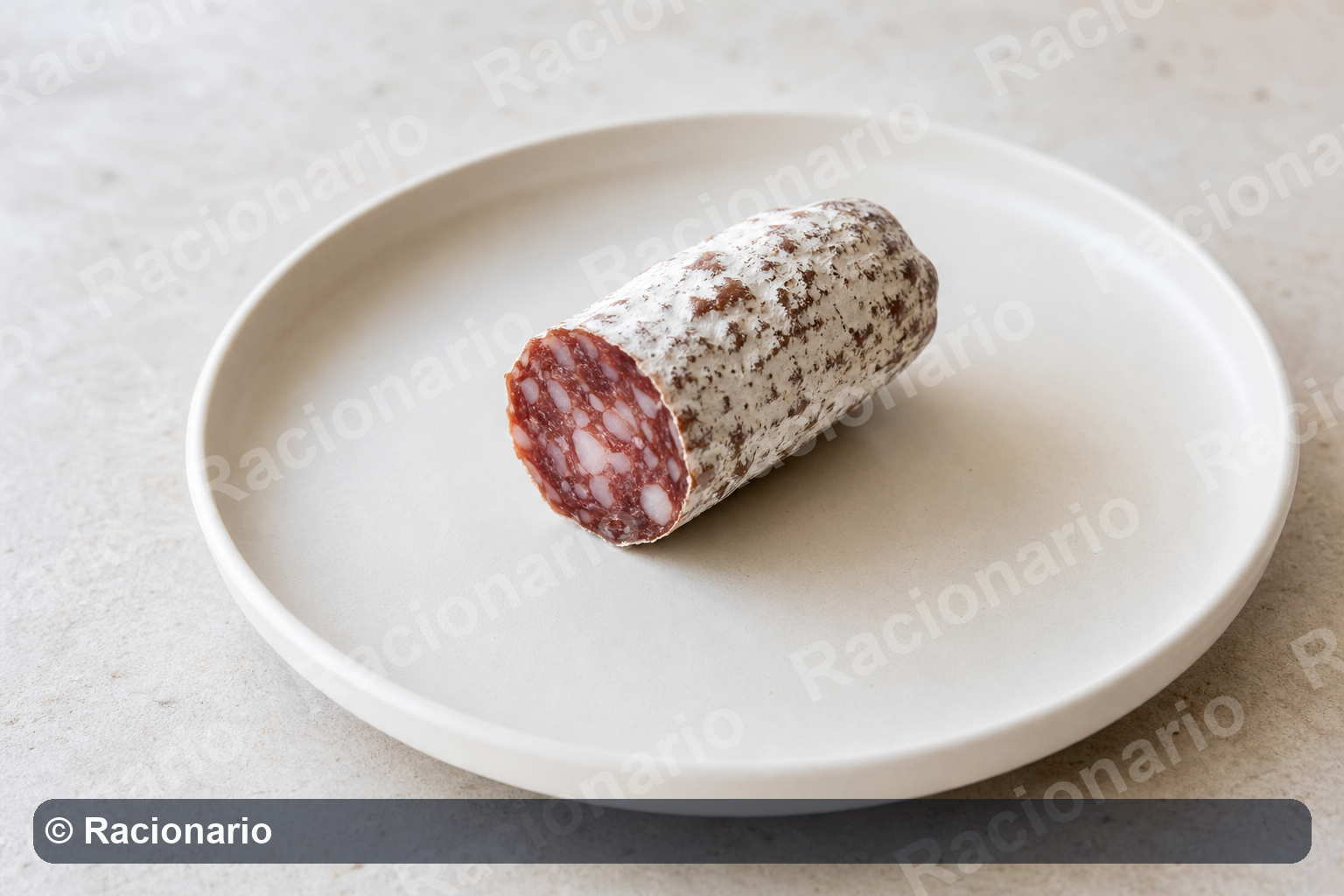 Ración de Fuet o longaniza: Ración: corte de tres dedos de grosor, 30 g