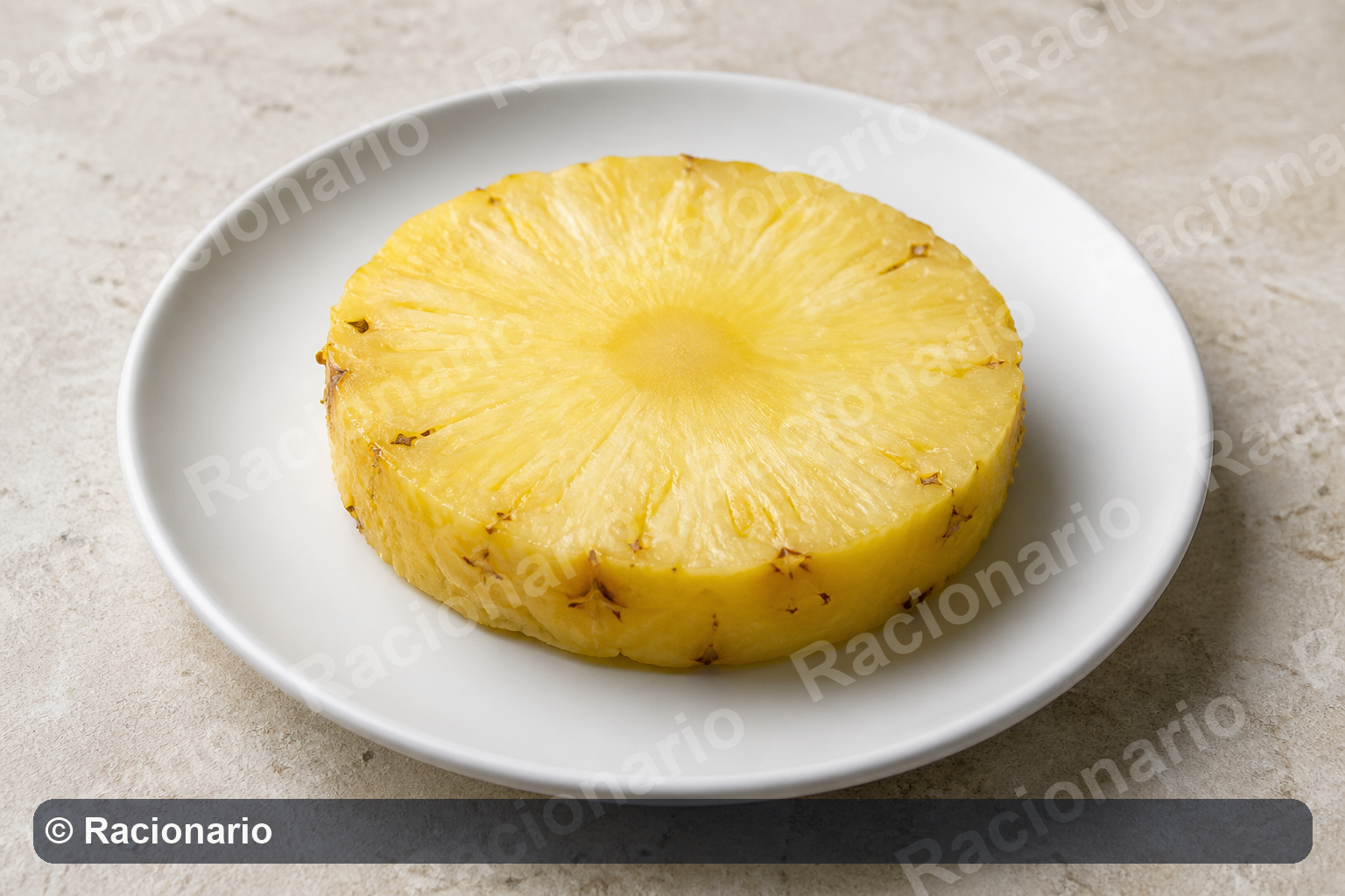 Ración de Piña: Ración: una rodaja de un dedo de grosor, 200 g