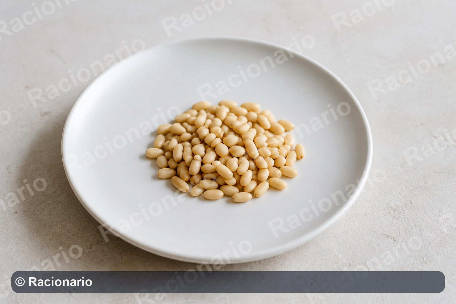 Ración de Piñones: Ración: tres cucharadas soperas, 30 g