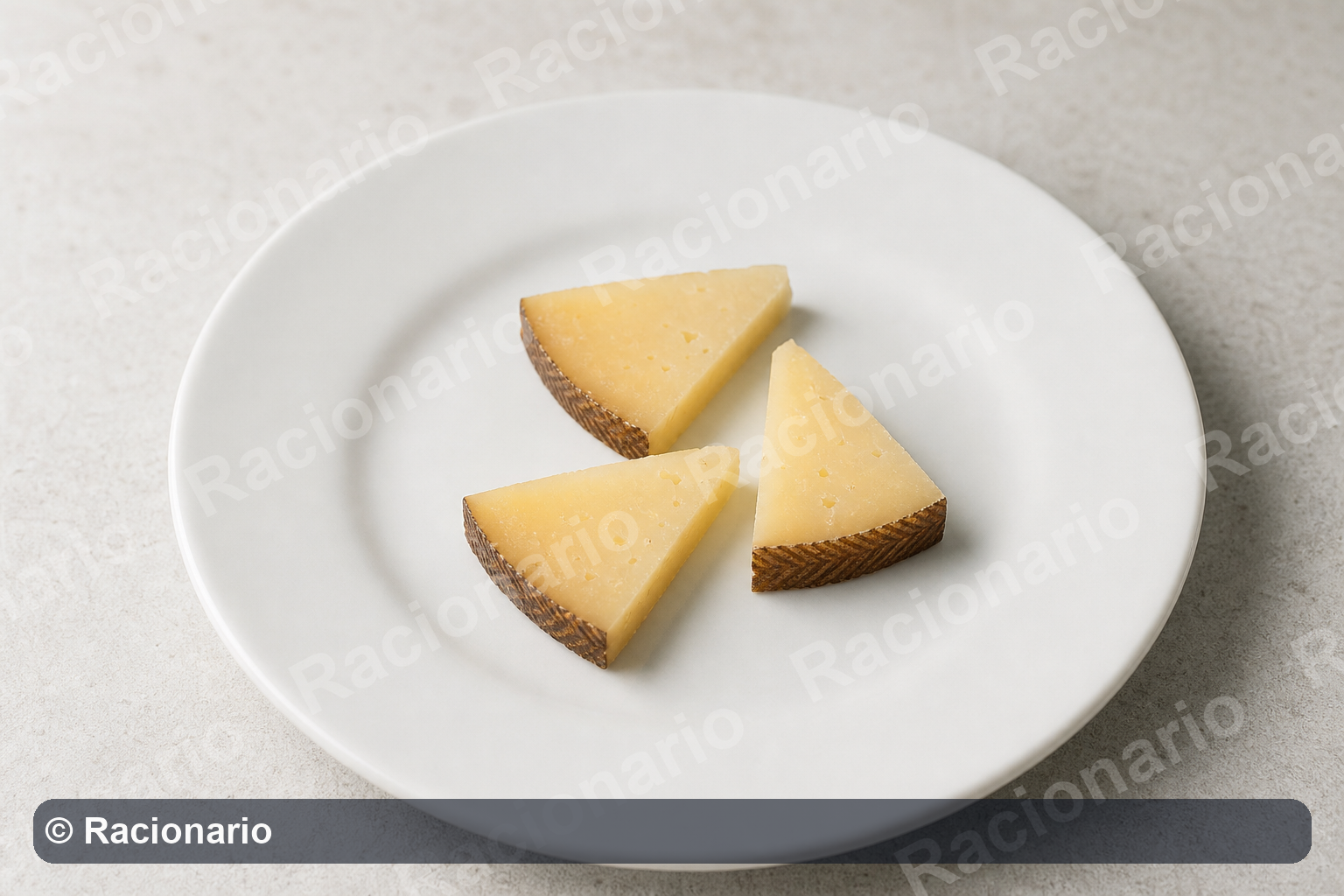 Ración de Queso semicurado: Ración: tres cortes, 40 g